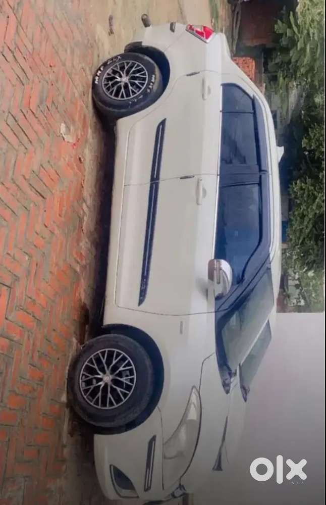 Car Me Koi Kaam Nhi Hai