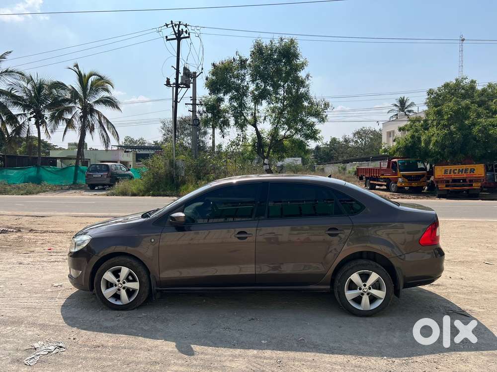 Skoda Rapid 1.5 Tdi Elegance Plus Diesel Automatic