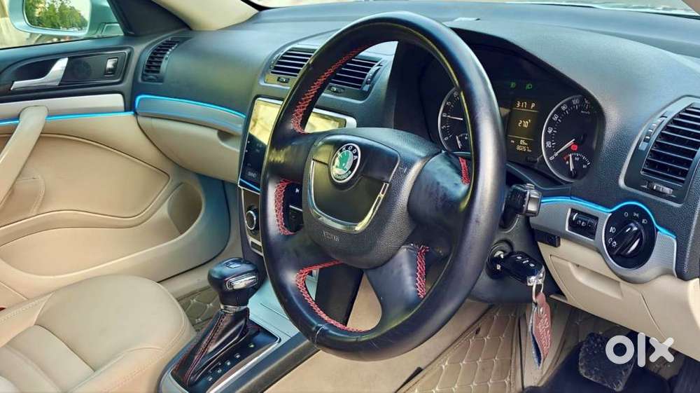 Skoda Laura Elegance 2.0 Tdi Cr At, 2012, Diesel