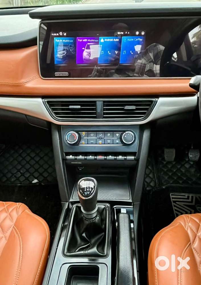Mahindra Xuv700 2.0 Ax 5 Petrol Mt 7 Str, 2022, Petrol