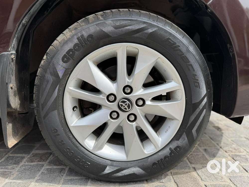 Toyota Innova Crysta [2020-ongoing] 2.4 Gx At 7 Str, 2017, Diesel
