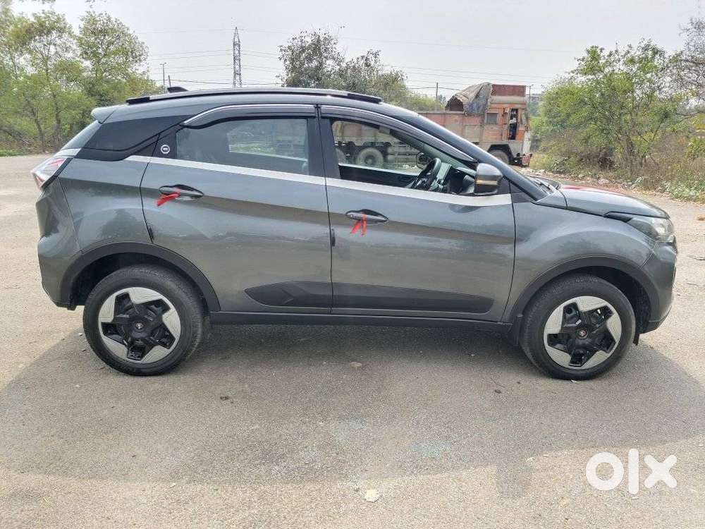 Tata Nexon, 2023, Petrol
