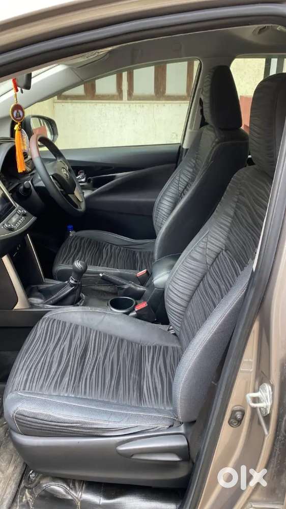 Toyota Innova Crysta 2.4 V 2016