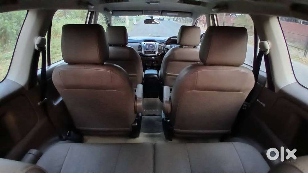 Toyota Innova 2.5 Z Diesel 7 Seater Bs Iv, 2015, Diesel