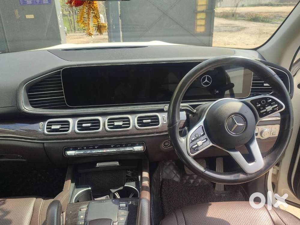 Brand New Condition Mercedez Gls 400d Diesel 2021 Model