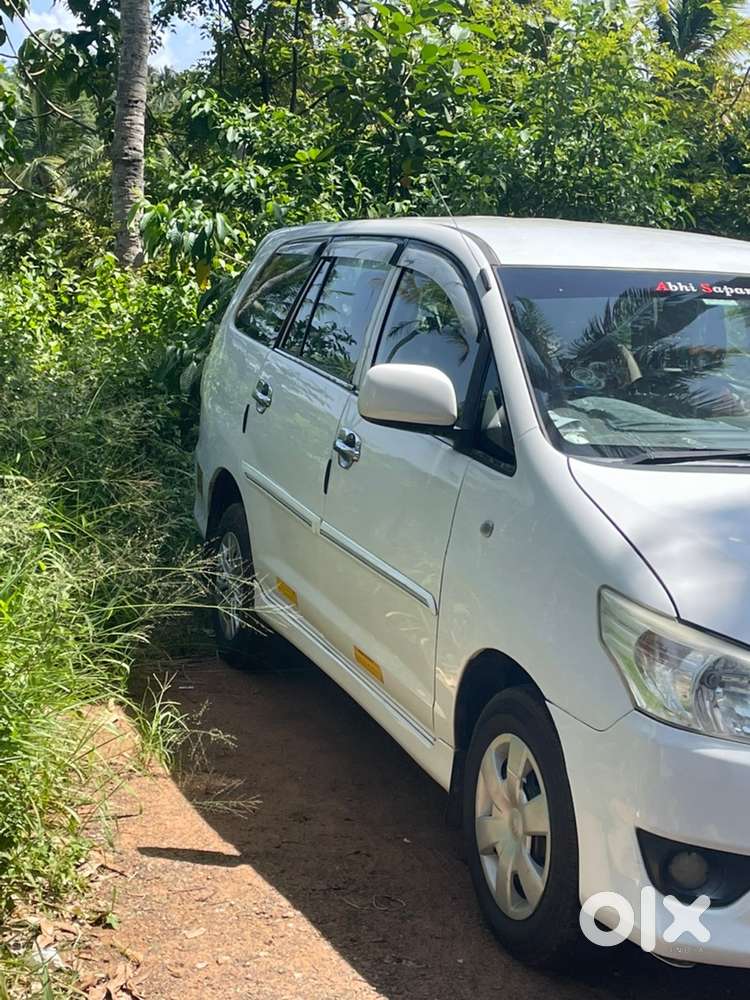 Toyota Innova 2012 Diesel Well Maintained