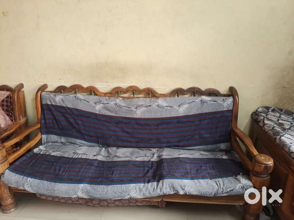 Sagwan wood sofa 2 chair