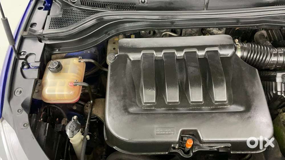 Mahindra Xuv700 2.0 Ax 5 Petrol Mt 7 Str, 2021, Petrol