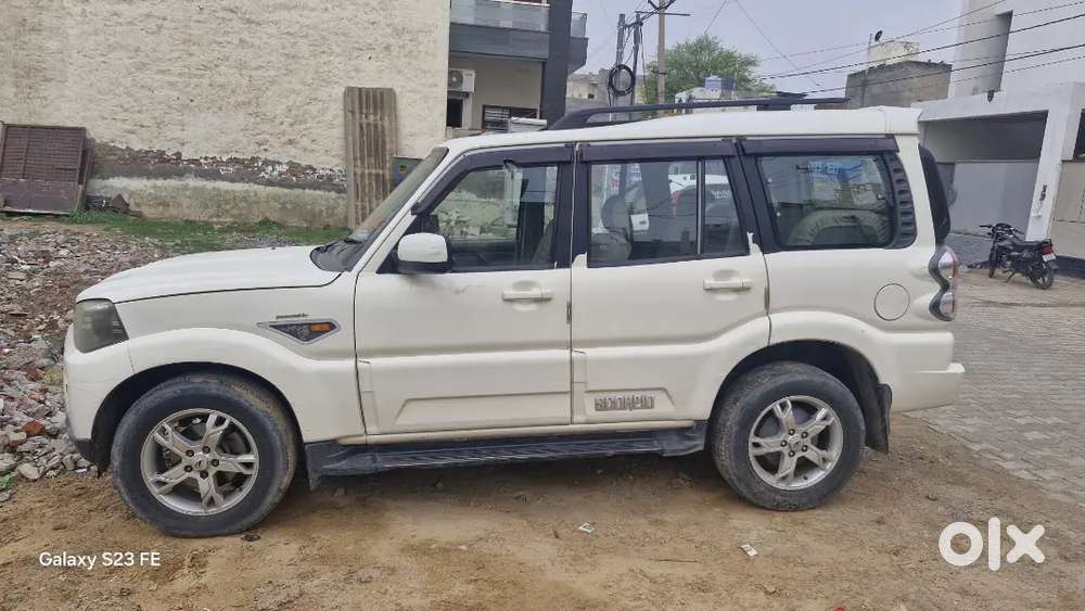 S8 Mahindra Scorpio 2.2 S7 2014