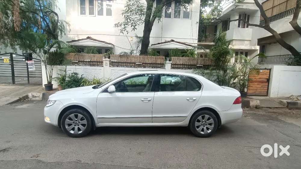 Skoda Superb 2012