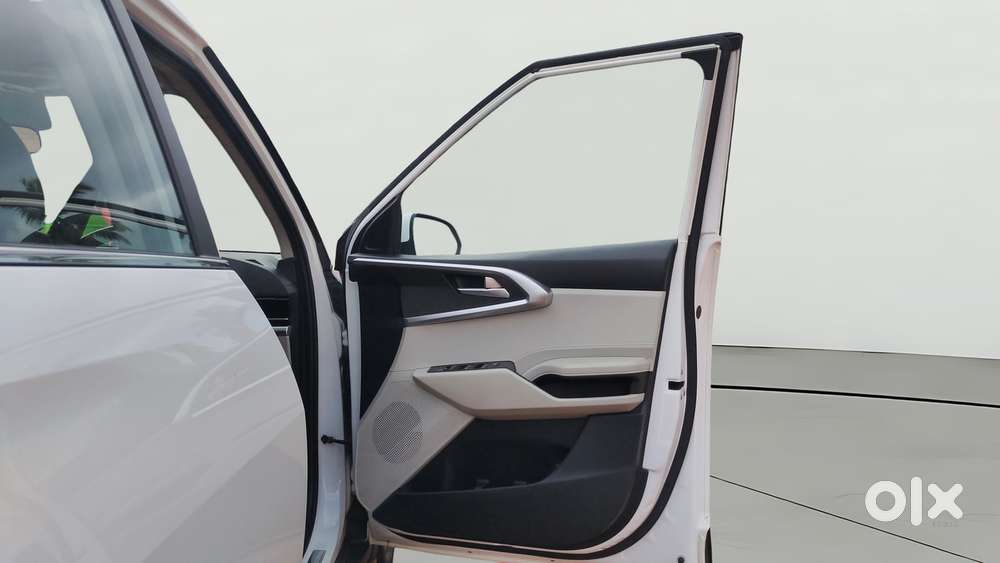 Kia Carens 1.4 Prestige Plus Turbo 7 Str, 2022, Petrol