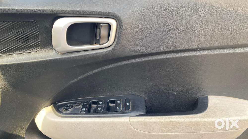 Hyundai Venue 1.2 S (o), 2023, Petrol