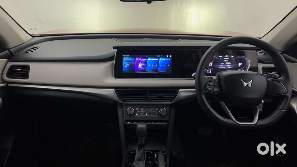 Mahindra Xuv700 2.0 Ax 3 Petrol At 5 Str, 2022, Petrol