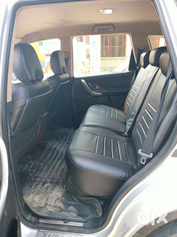 Mahindra Xuv500 W8 2016 Dual Tone