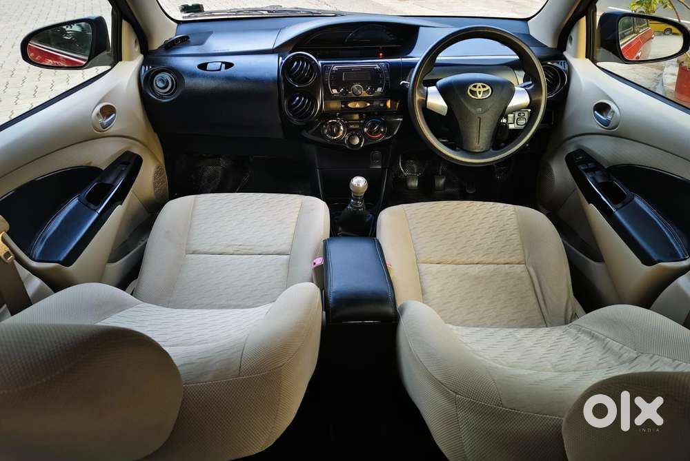 Toyota Etios Liva 1.4 Vd Dual Tone, 2017