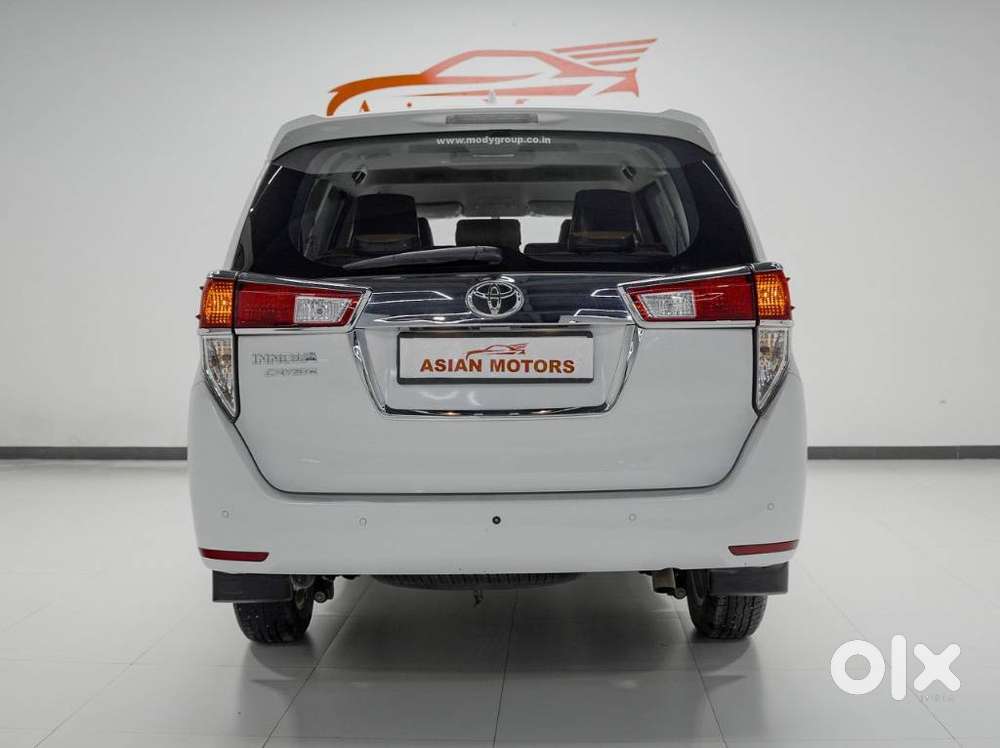 Toyota Innova Crysta 2.4 G Mt 8s, 2023, Diesel