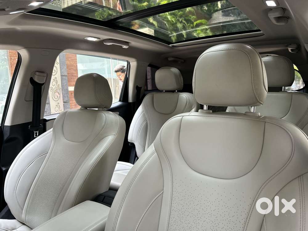 Mahindra Xuv700 2.2 Ax 7 Diesel At Str, 2024, Diesel