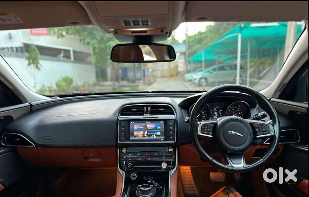 Jaguar Xe Portfolio, 2018, Petrol