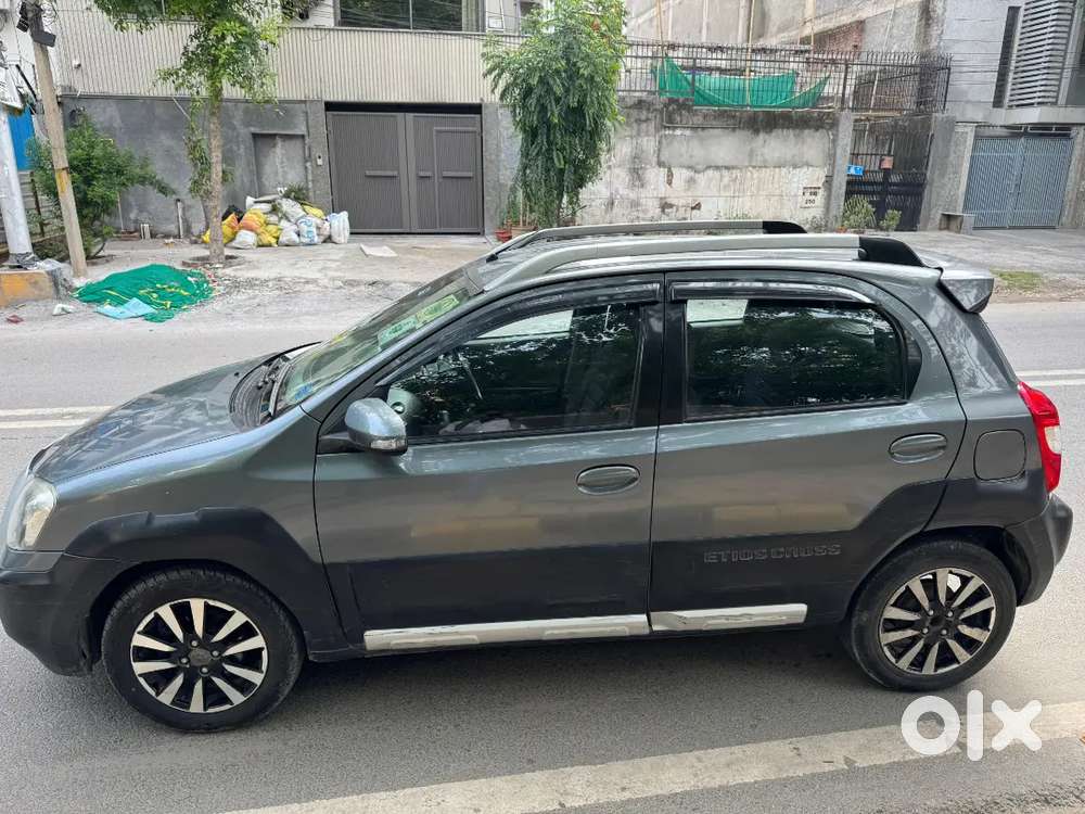 Toyota Etios Cross 2014  G Petrol  Top Model  Cng On Paper