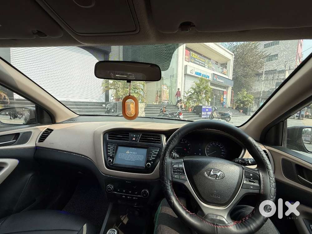 Very Less Driven Premium Hachback Well Maintained Top Model I20