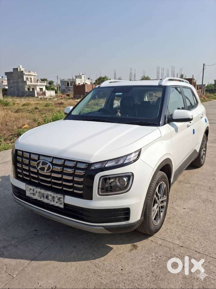 For Sale: Pre-owned Hyundai Venue Facelift – Impeccable Condition, Fea