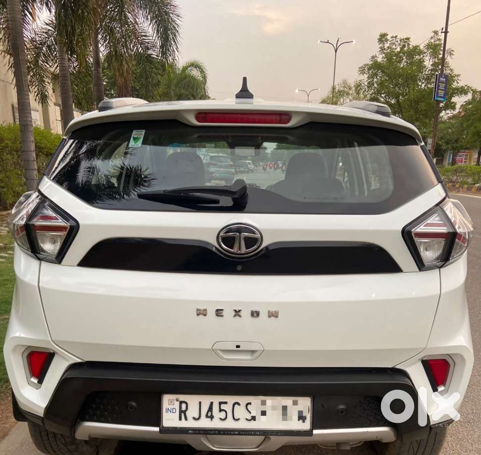Tata Nexon, 2022, Petrol