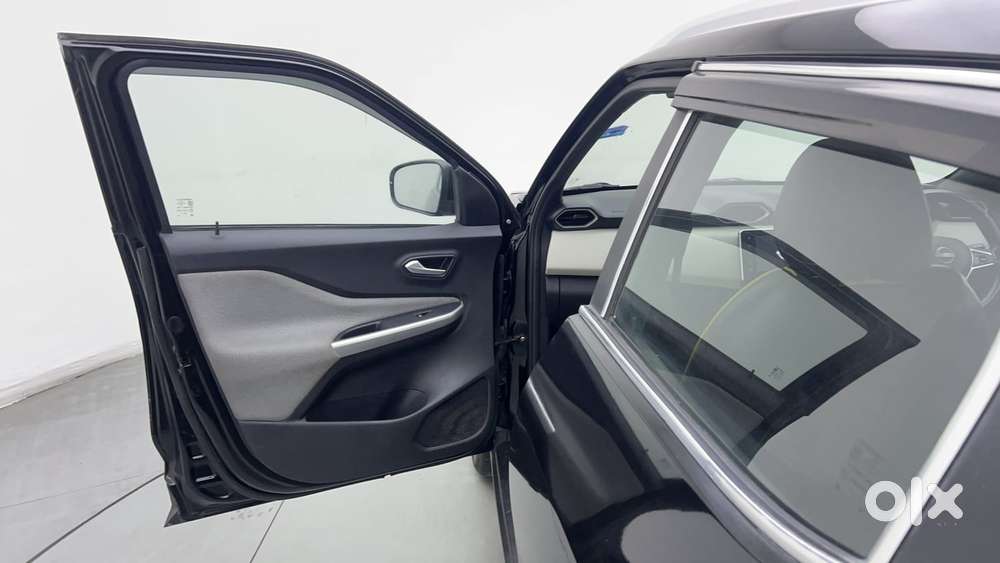 Nissan Magnite 1.0 Xv, 2022, Petrol