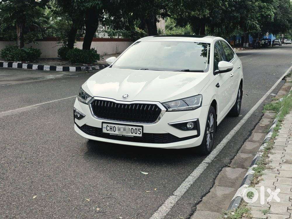 Skoda Slavia Style 1.0l Tsi At, 2023, Petrol