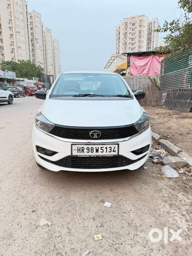 Tata Tiago Revotron Xe 2025 Cng Hybrid