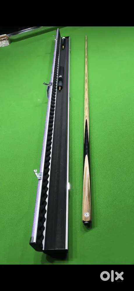 Master snooker cue