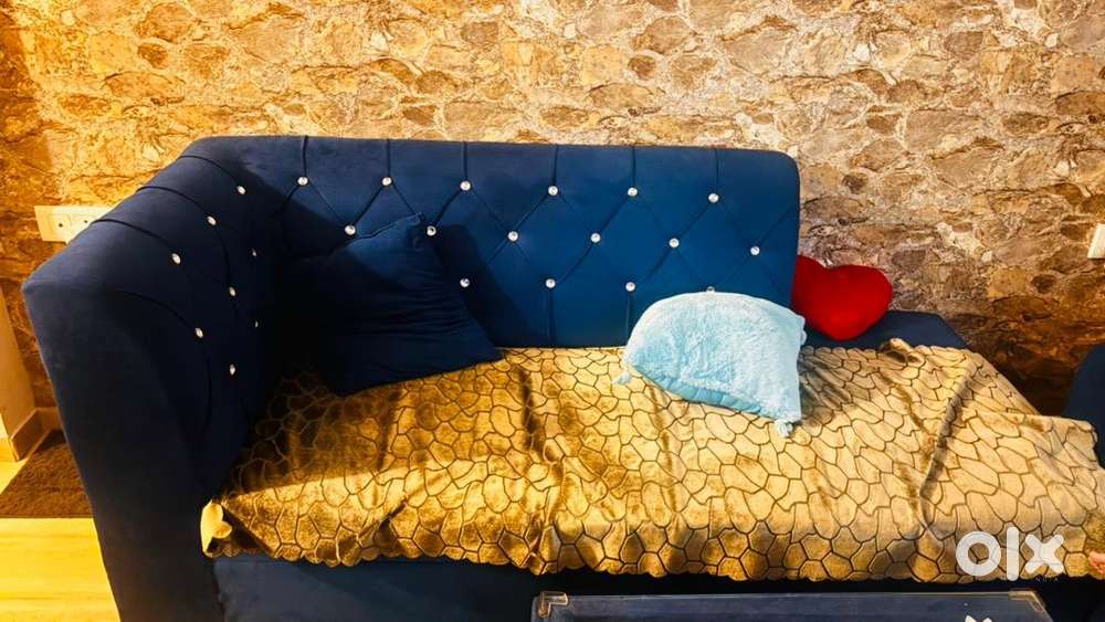 Sofa 7 seater witn tabel