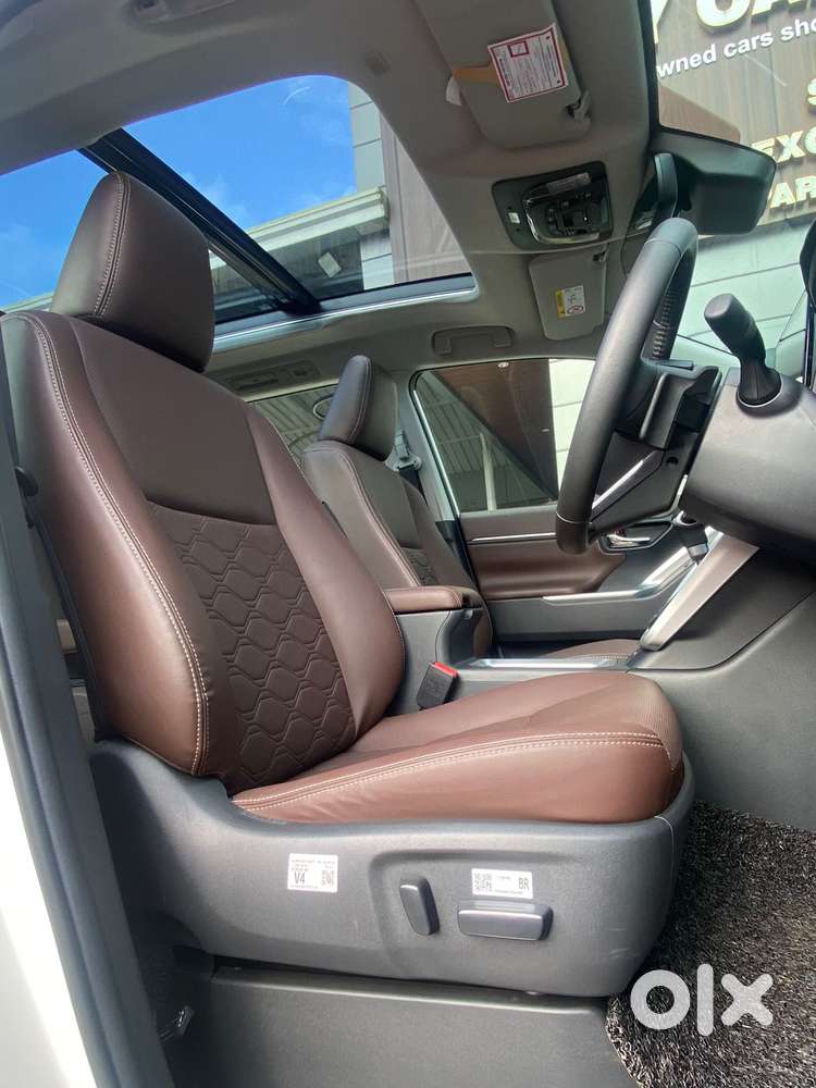Toyota Innova Hycross 2.0 Zx (o) Hybrid 7 Str, 2025, Petrol
