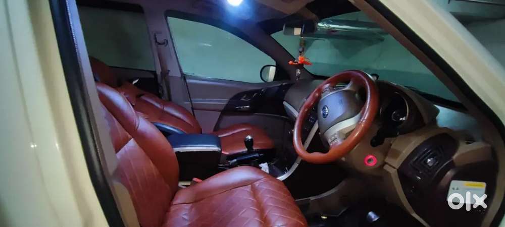 Mahindra Xuv500 2015 Diesel 100000 Km Driven With Vip No