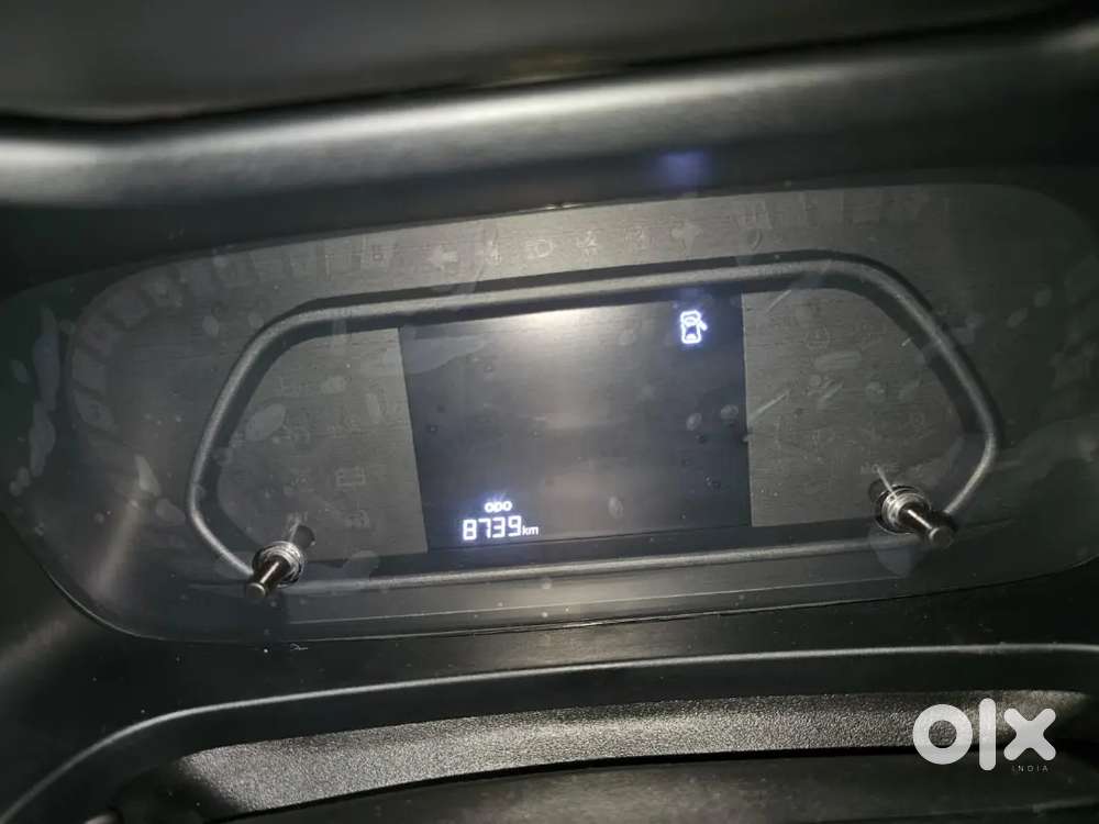 Tata Altroz 1.2 Xz Petrol Manual 2025