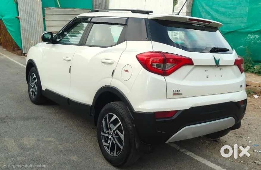 Mahindra Xuv300 W8 (o) 1.5 Diesel Amt, 2023, Diesel