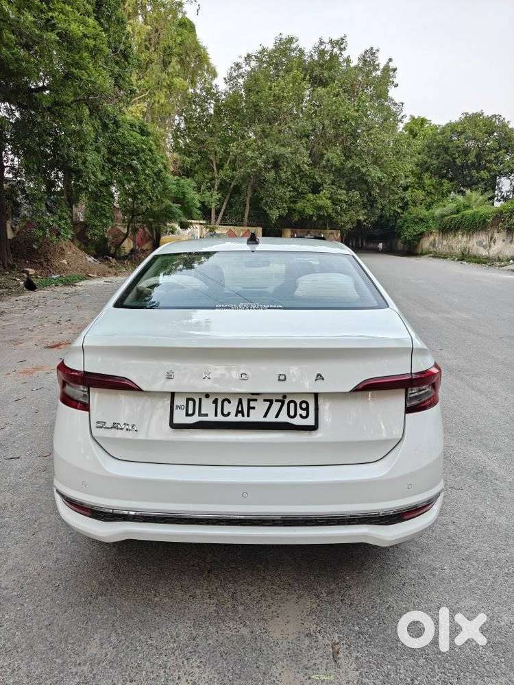 Skoda Slavia Style 1.0l Tsi At, 2022, Petrol