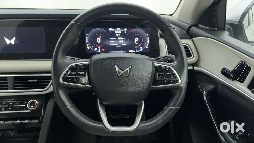 Mahindra Xuv700 2.0 Ax 7 Petrol At Luxury Pack Str, 2023, Petrol