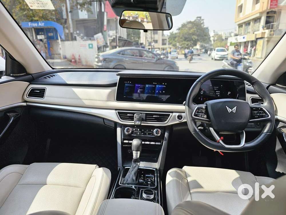 Mahindra Xuv700 Ax7l