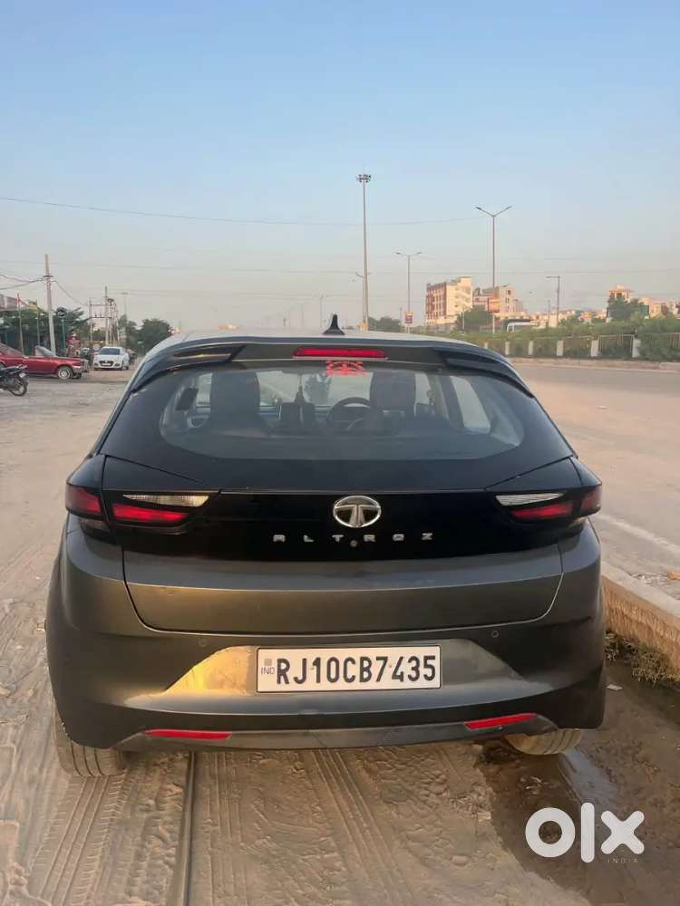 Tata Altroz 1.2 Plus 2023 Manual