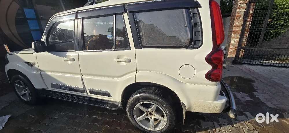 Mahindra Scorpio 2.2 Plus 2016