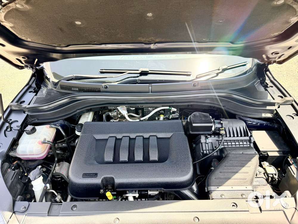 Mahindra Xuv700 2.2 Ax 7 Diesel At Str, 2022, Diesel
