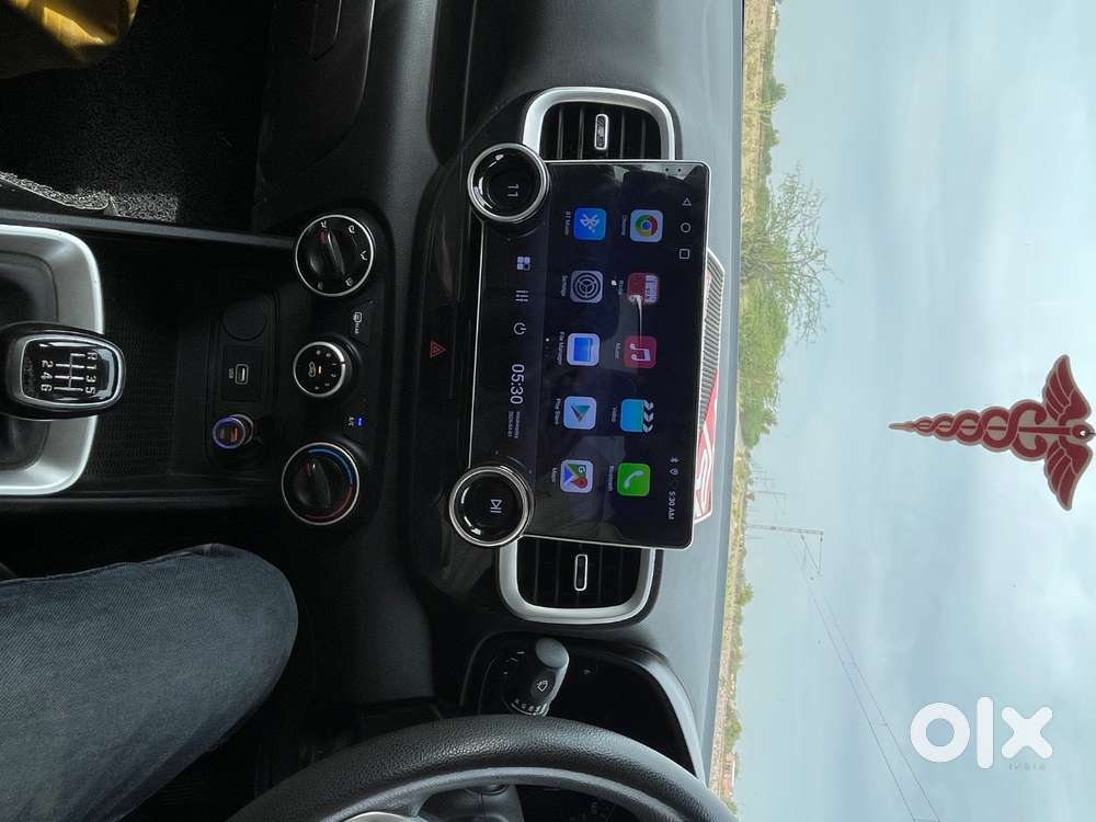 Hyundai Venue 2021 Diesel Well Maintained