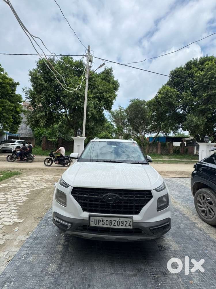 Hyundai Venue 2020 Petrol Well Maintained
