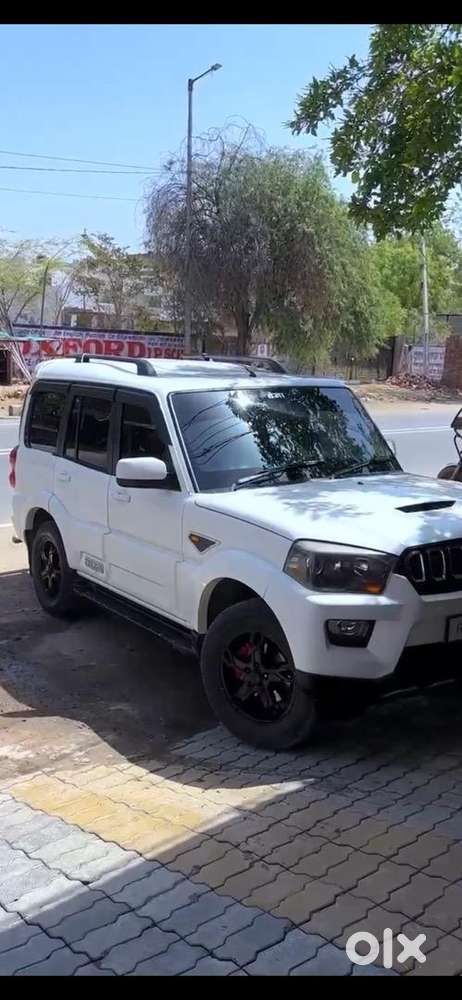 Mahindra Scorpio 2017 Diesel Well Maintained
