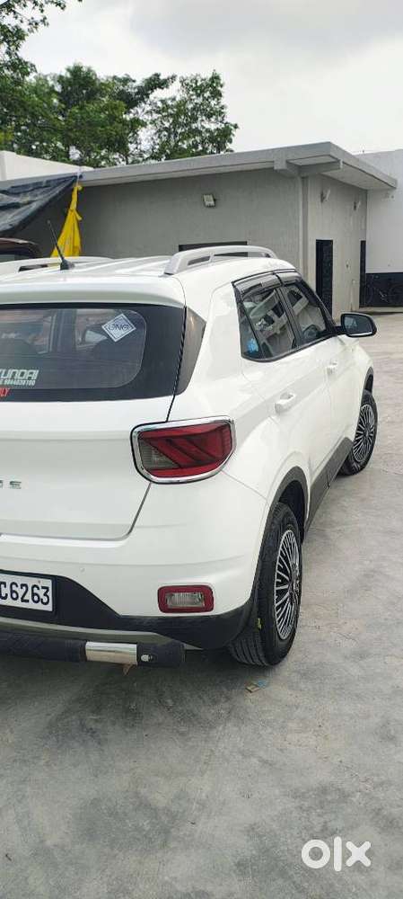 Hyundai Venue, 2021, Cng & Hybrids