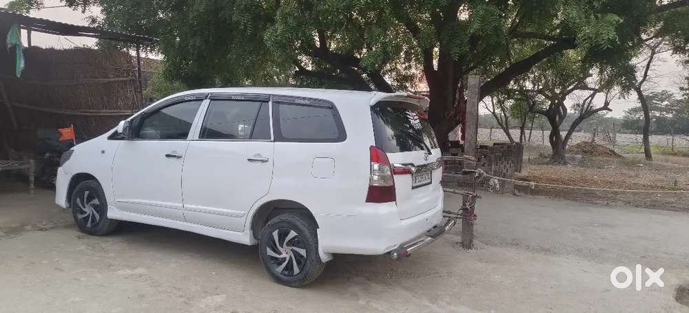 Toyota Innova 2014