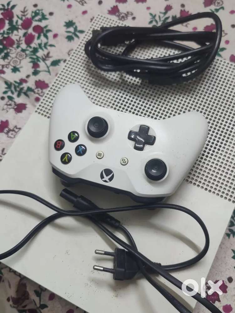 Xbox S mint condition Games Entertainment 1824762939