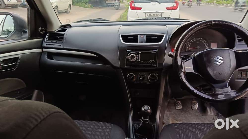 Maruti Suzuki Swift Lxi Optional-o, 2015, Petrol