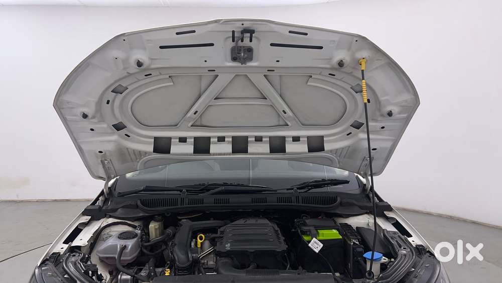 Skoda Slavia Style 1.0l Tsi Mt, 2022, Petrol