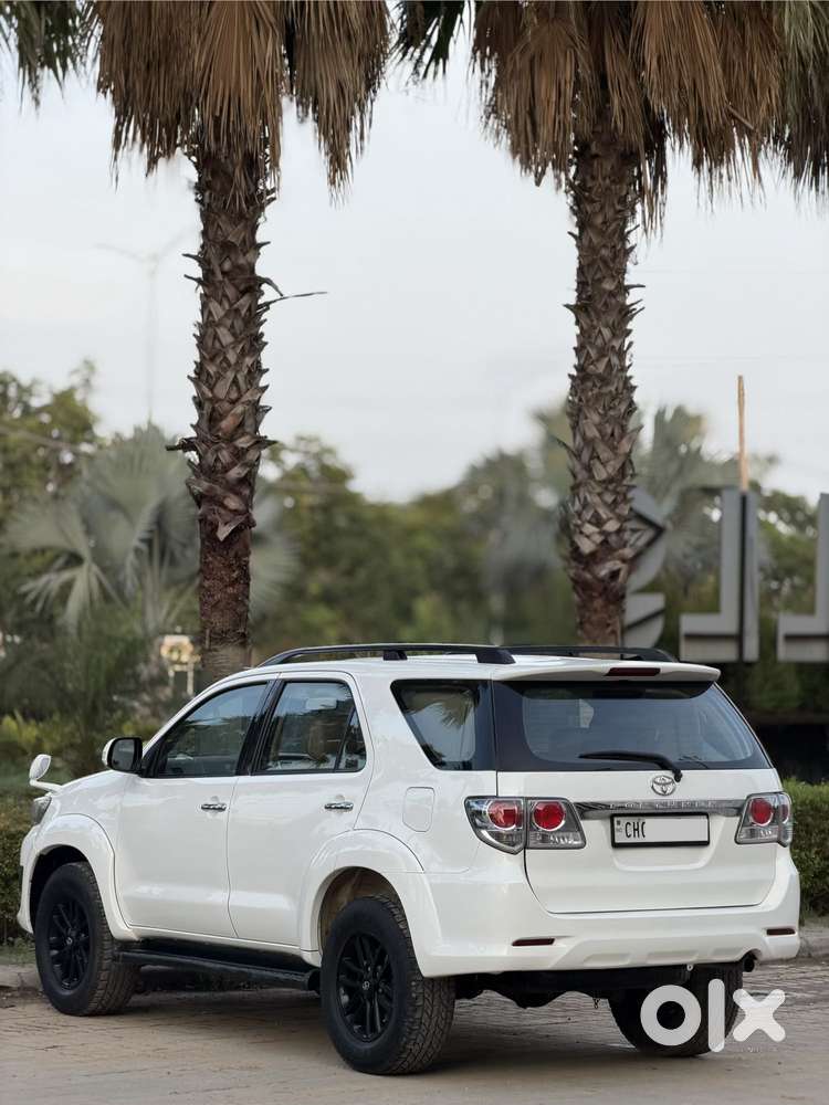 Toyota Fortuner 4x4 Manual Limited Edition, 2012, Diesel